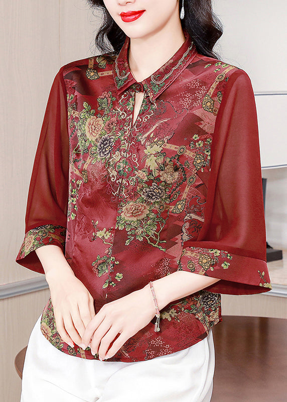 Classic Vintage Blouse with a Flattering Fit