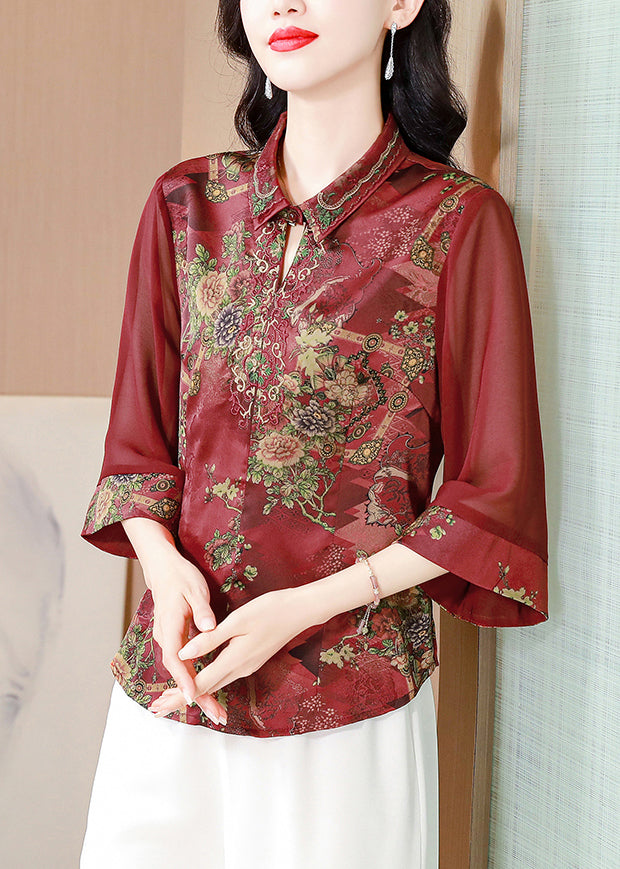 Classic Vintage Blouse with a Flattering Fit