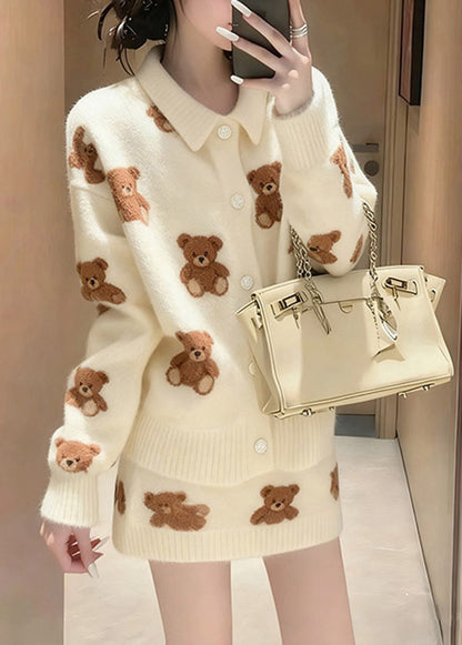 Classic Vintage Sweater with a Flattering Fit