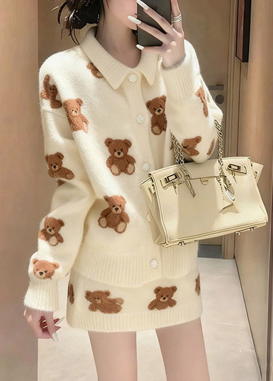 Classic Vintage Sweater with a Flattering Fit