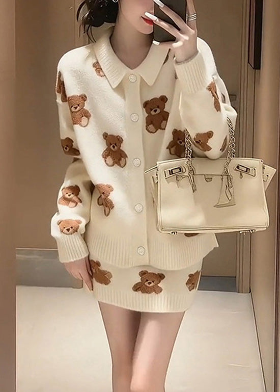 Classic Vintage Sweater with a Flattering Fit
