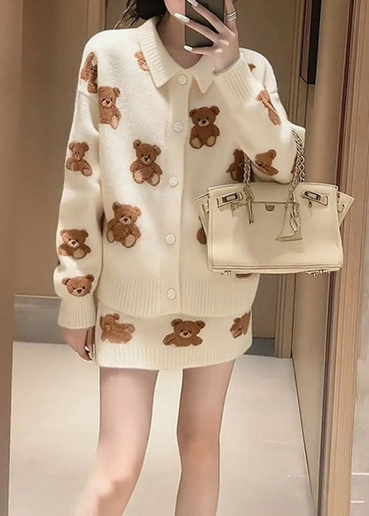 Classic Vintage Sweater with a Flattering Fit