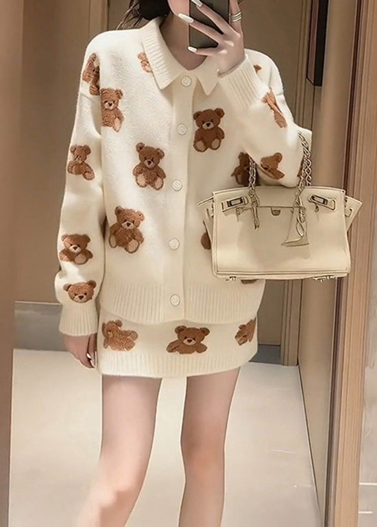 Classic Vintage Sweater with a Flattering Fit