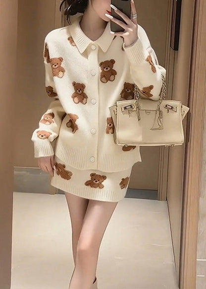 Classic Vintage Sweater with a Flattering Fit