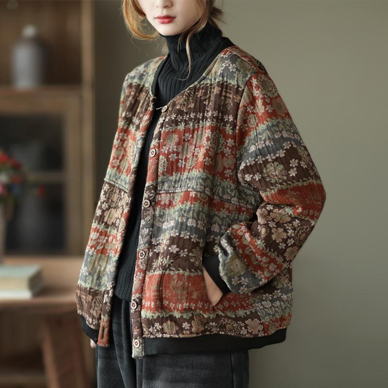 Beautifully Finished Coat in a Timeless Design