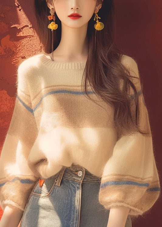 Well Tailored Sweater with a Graceful Silhouette