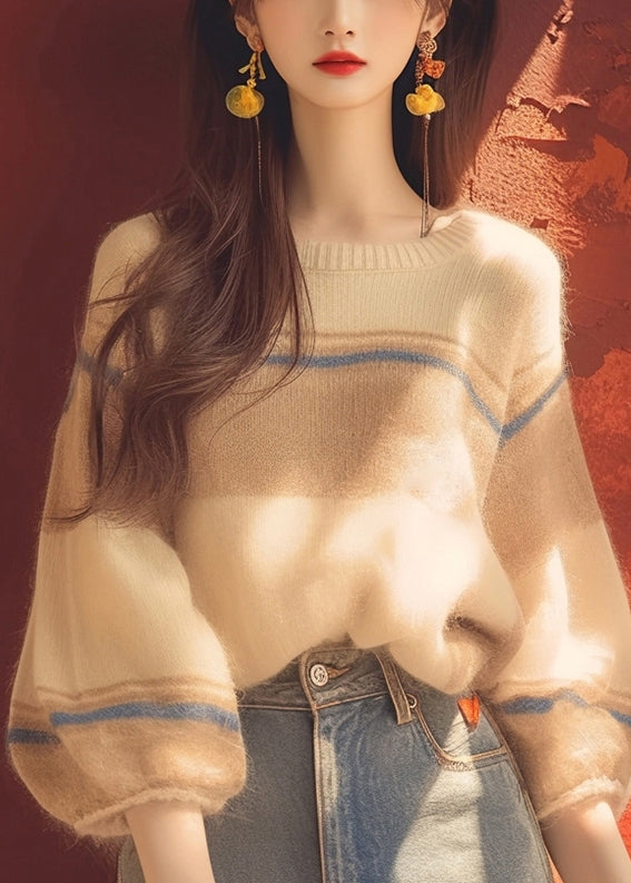 Well Tailored Sweater with a Graceful Silhouette