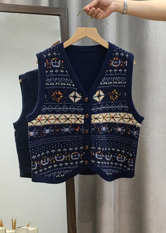 Well Tailored Top with a Graceful Silhouette