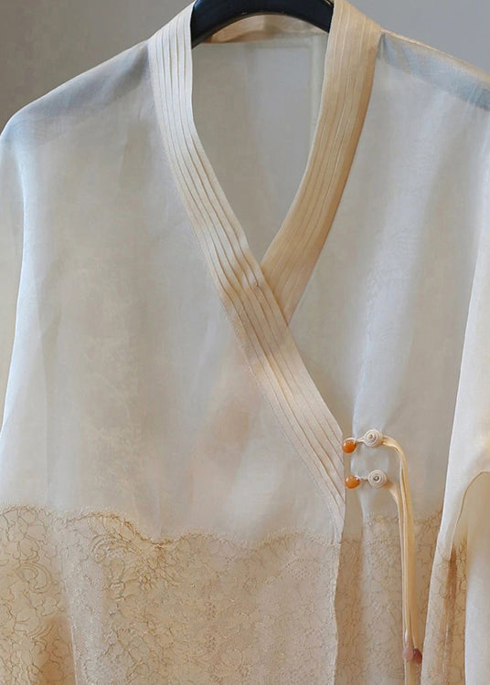 Effortlessly Elegant Coat with a Timeless Design