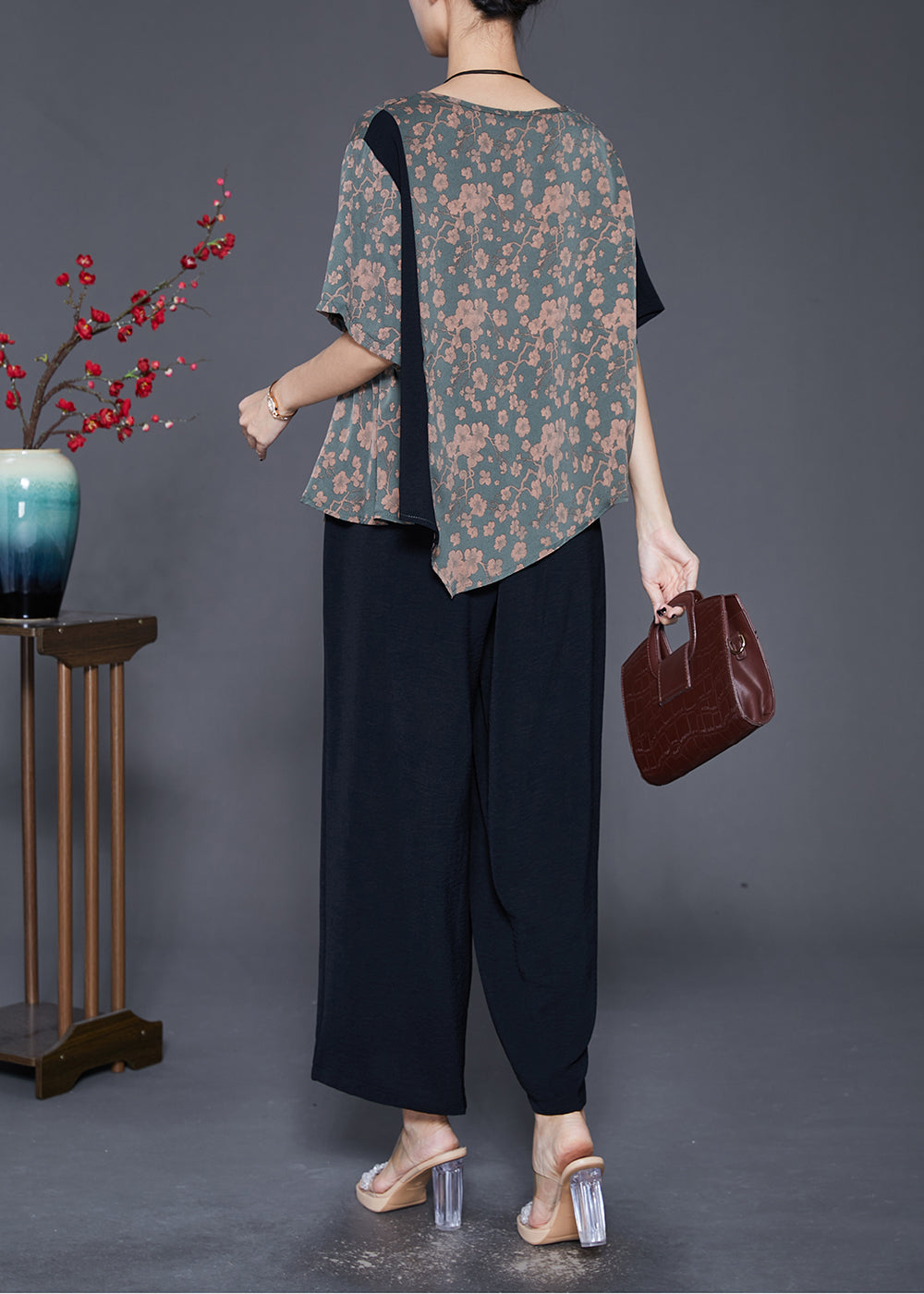 Beautifully Finished Garment in a Timeless Design