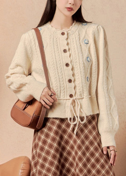 Effortlessly Elegant Sweater with a Timeless Design
