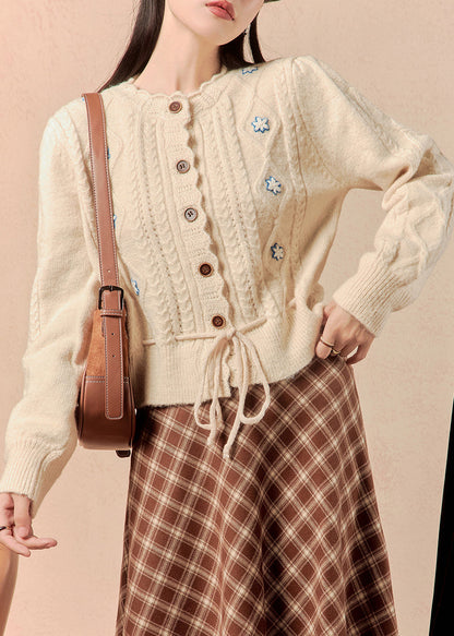 Effortlessly Elegant Sweater with a Timeless Design