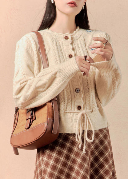 Effortlessly Elegant Sweater with a Timeless Design