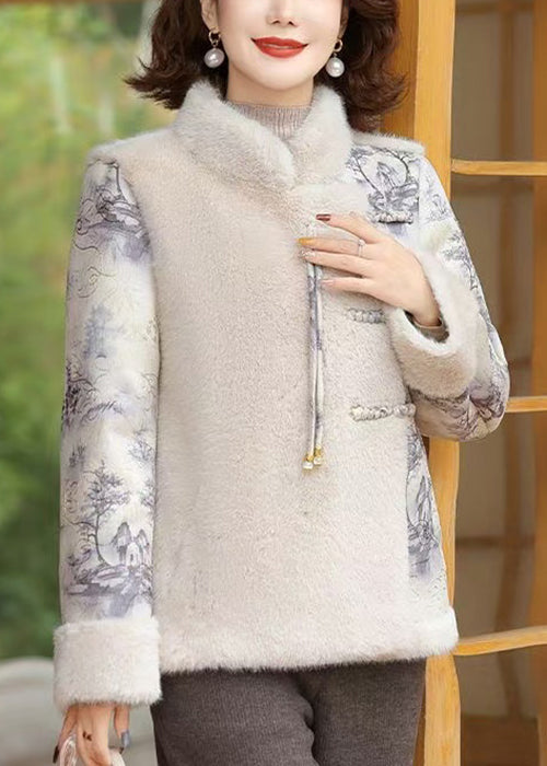 Gracefully Styled Coat for Any Occasion