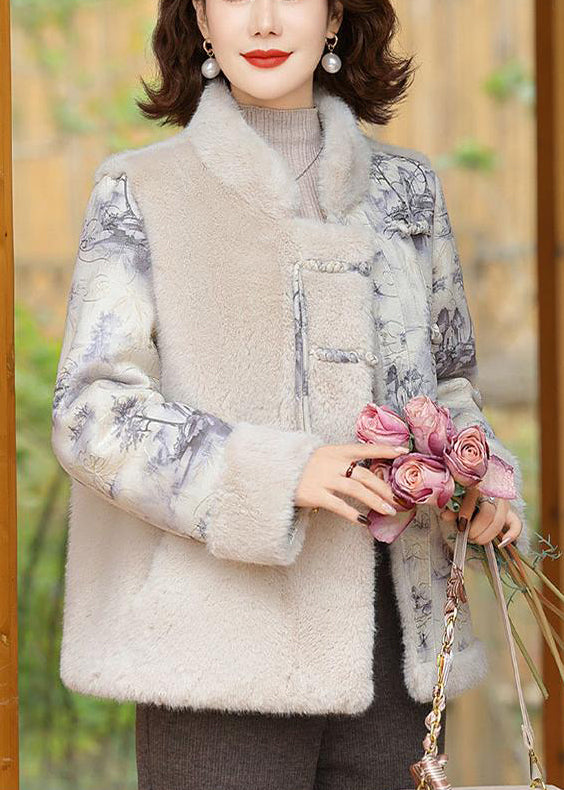 Gracefully Styled Coat for Any Occasion