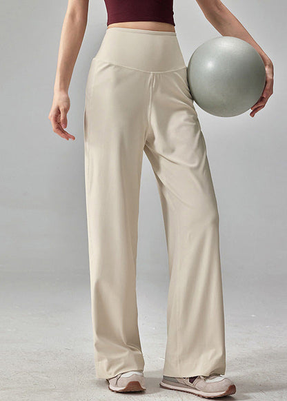Effortlessly Elegant Pants with a Timeless Design
