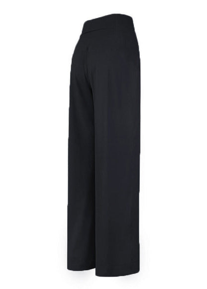 Effortlessly Elegant Pants with a Timeless Design