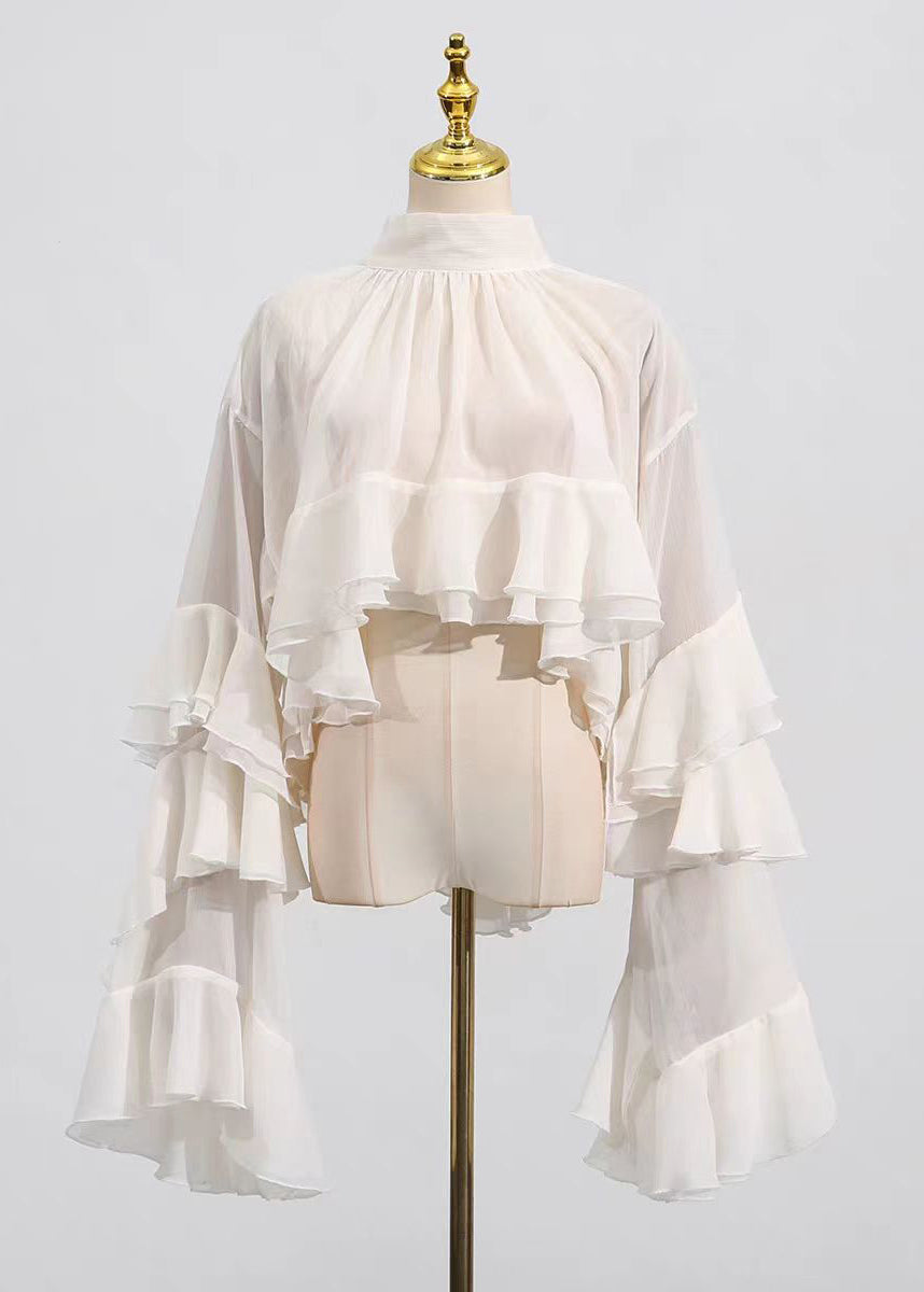 Well Tailored Top with a Graceful Silhouette