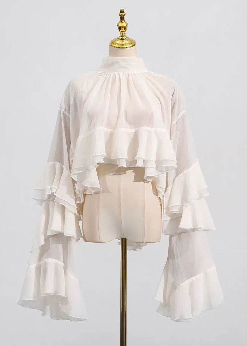 Well Tailored Top with a Graceful Silhouette
