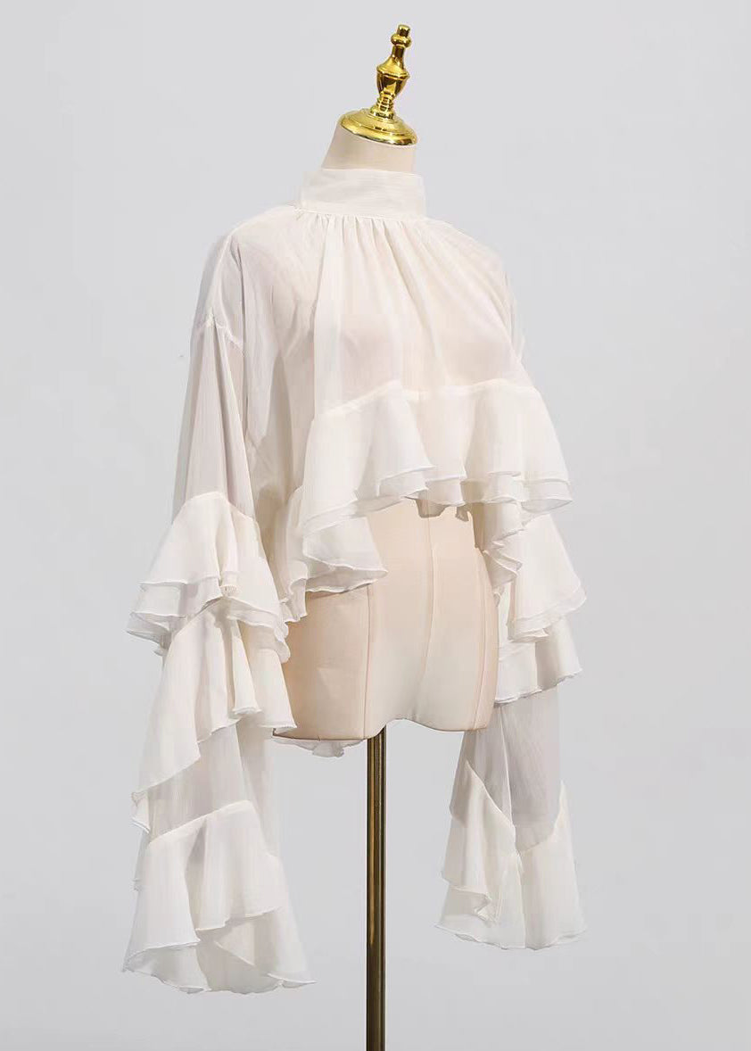 Well Tailored Top with a Graceful Silhouette