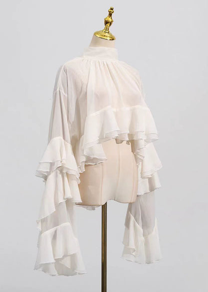 Well Tailored Top with a Graceful Silhouette