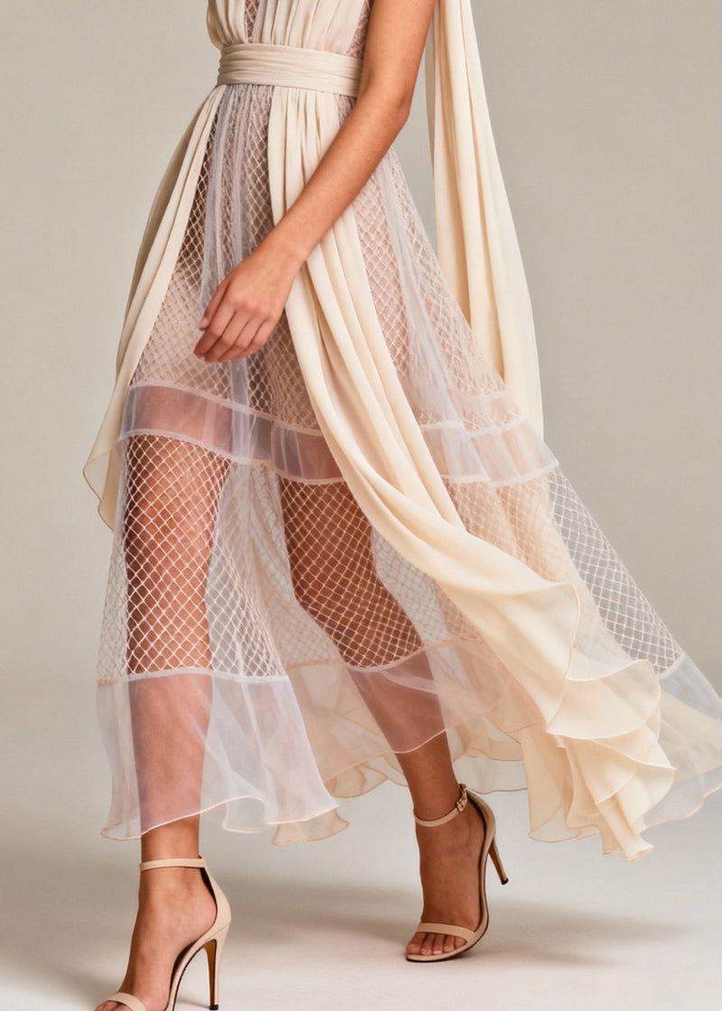 Beautifully Finished Dress in a Timeless Design