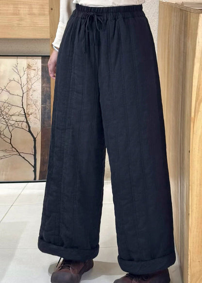 Effortlessly Elegant Pants with a Timeless Design