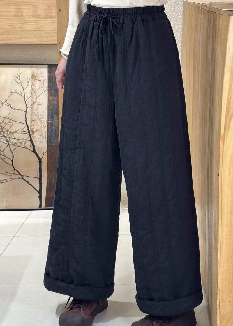 Effortlessly Elegant Pants with a Timeless Design
