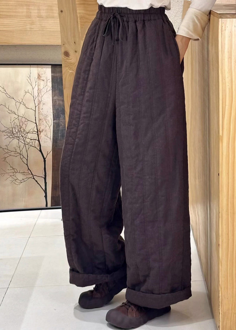 Effortlessly Elegant Pants with a Timeless Design