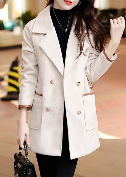 Well Tailored Coat with a Graceful Silhouette