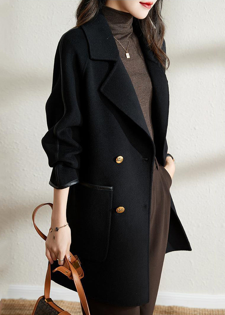 Well Tailored Coat with a Graceful Silhouette