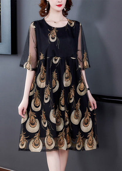 Well Tailored Dress with a Graceful Silhouette