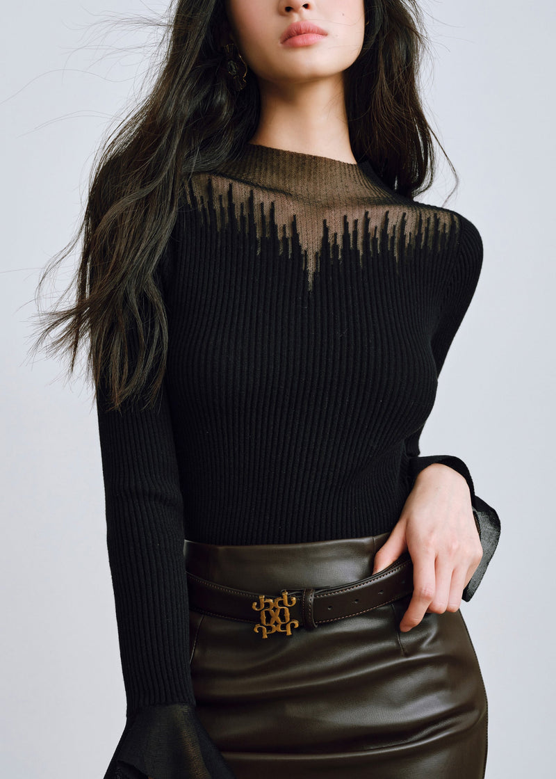 Beautifully Finished Top in a Timeless Design