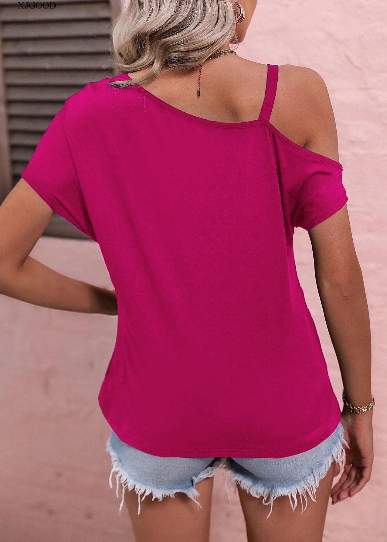 Effortlessly Elegant Garment with a Timeless Design