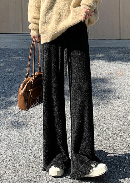 Well Tailored Pants with a Graceful Silhouette