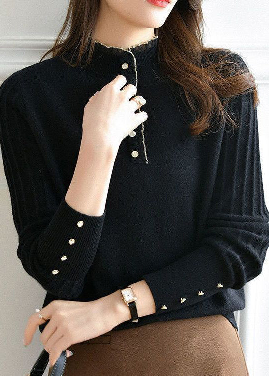 Well Tailored Sweater with a Graceful Silhouette