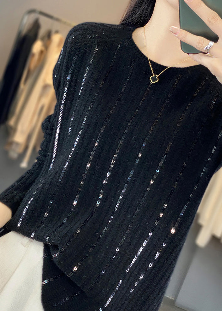 Classic Vintage Sweater with a Flattering Fit