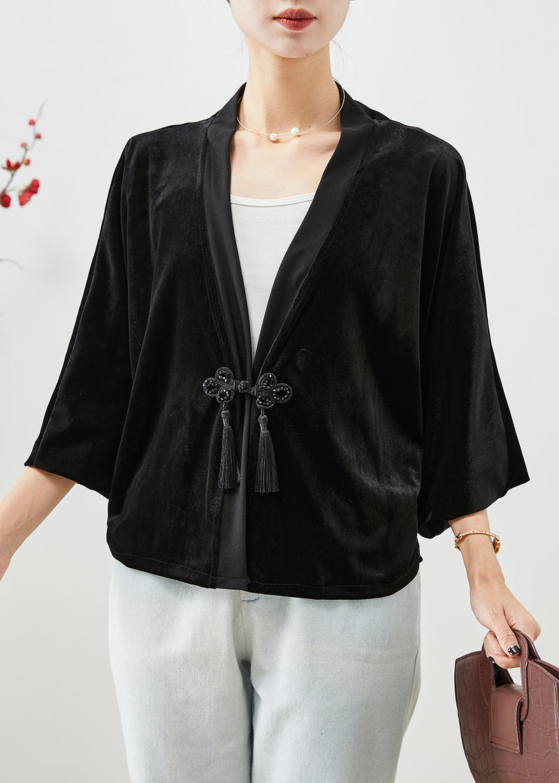 Well Tailored Coat with a Graceful Silhouette