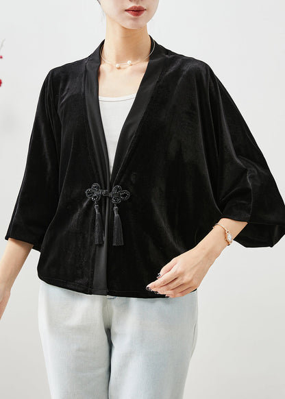Well Tailored Coat with a Graceful Silhouette