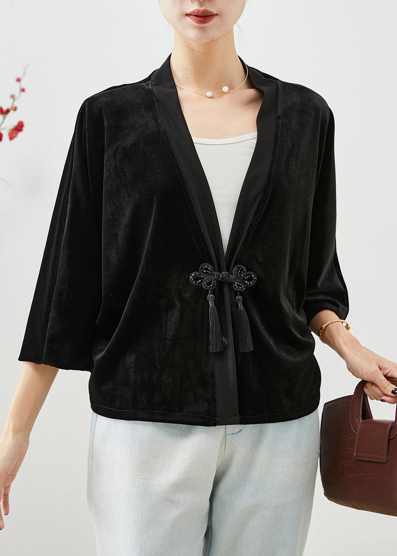 Well Tailored Coat with a Graceful Silhouette