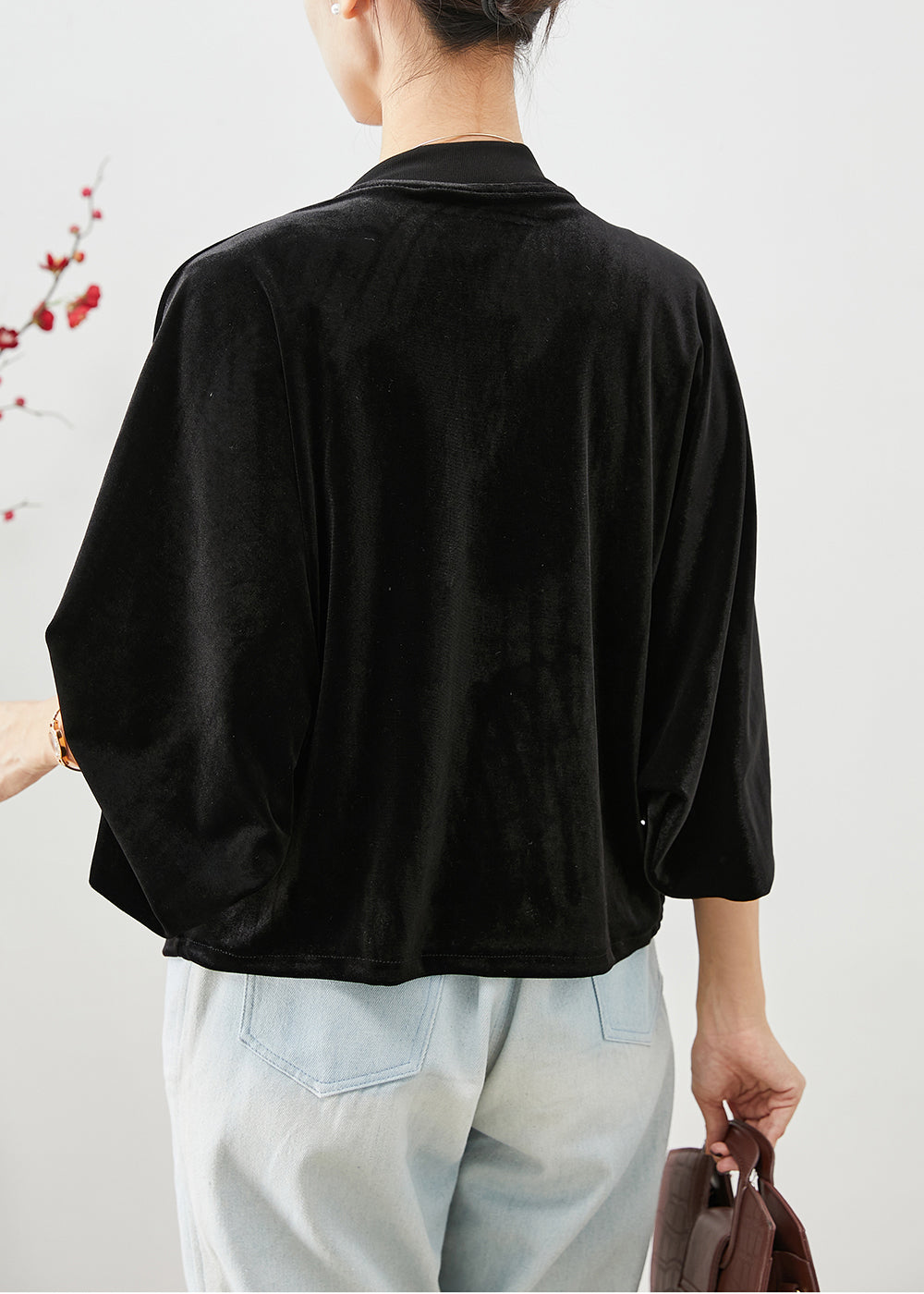 Well Tailored Coat with a Graceful Silhouette