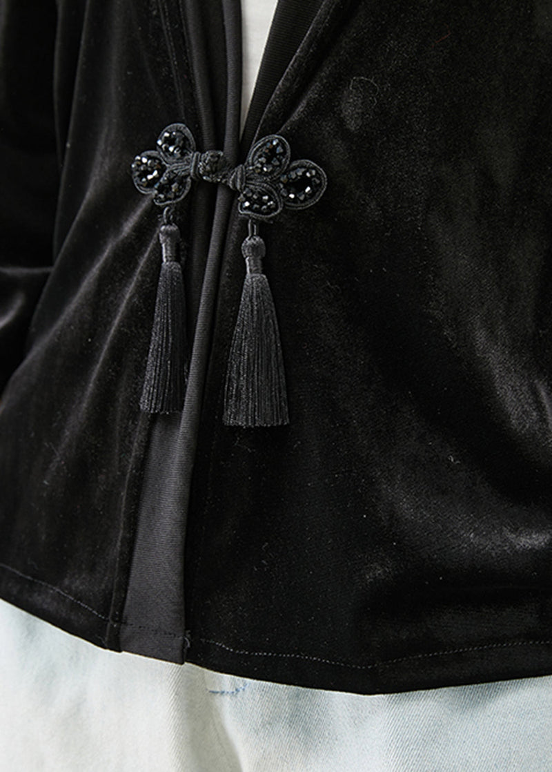 Well Tailored Coat with a Graceful Silhouette
