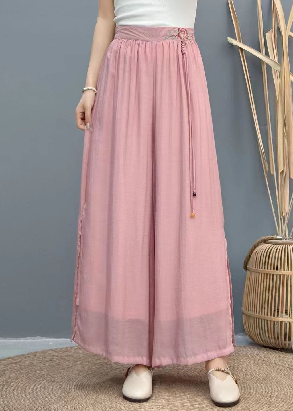 Beautifully Finished Pants in a Timeless Design