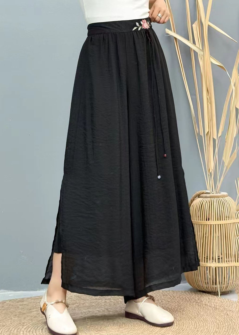 Beautifully Finished Pants in a Timeless Design