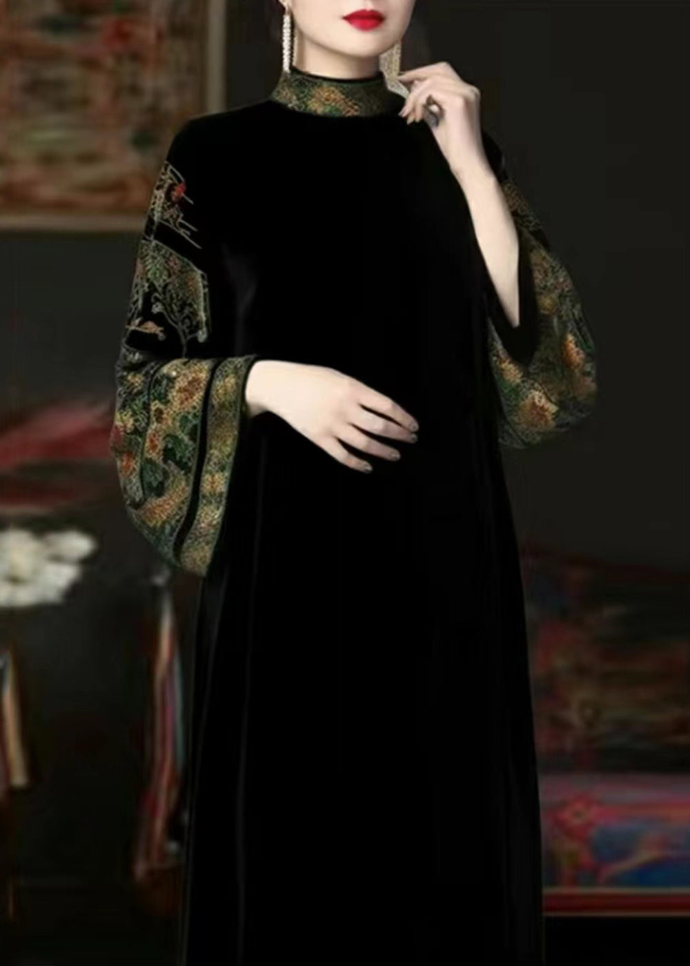 Well Tailored Dress with a Graceful Silhouette