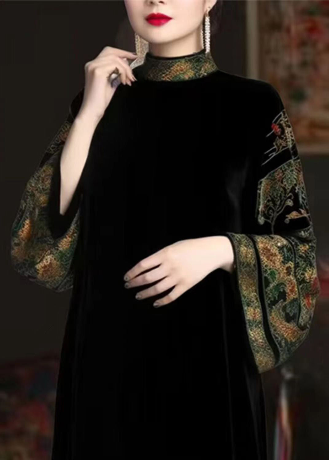 Well Tailored Dress with a Graceful Silhouette