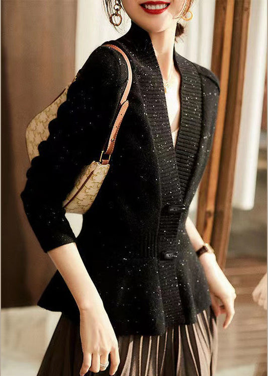 Well Tailored Sweater with a Graceful Silhouette