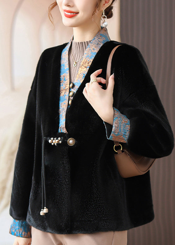 Beautifully Finished Coat in a Timeless Design