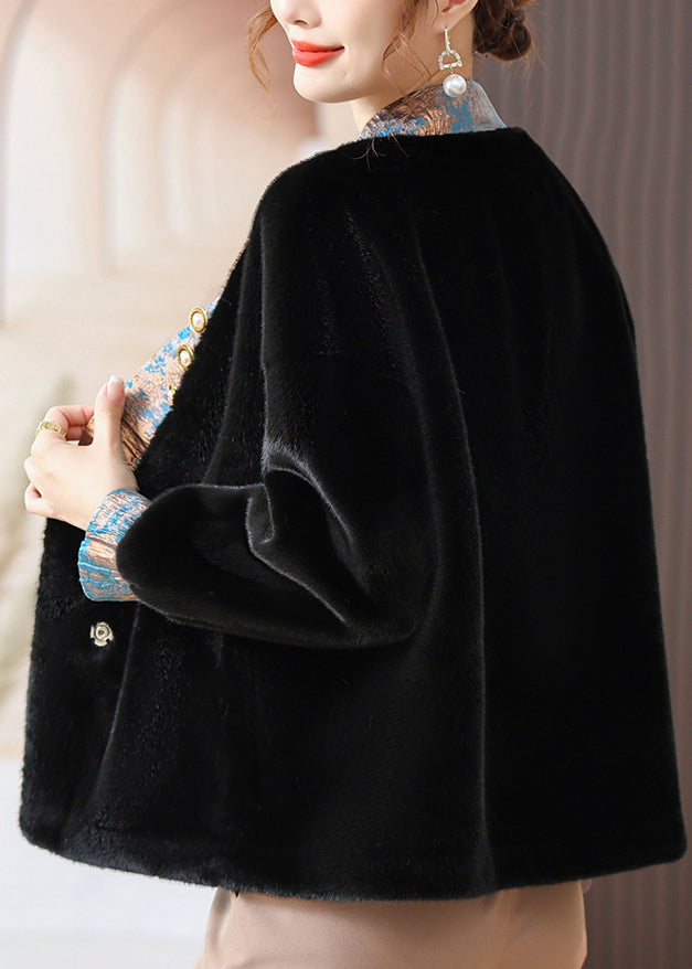 Beautifully Finished Coat in a Timeless Design