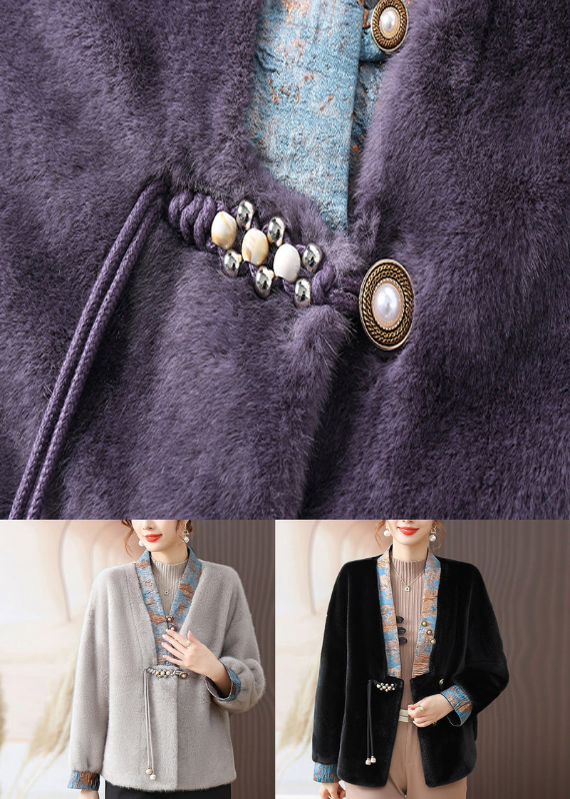 Beautifully Finished Coat in a Timeless Design